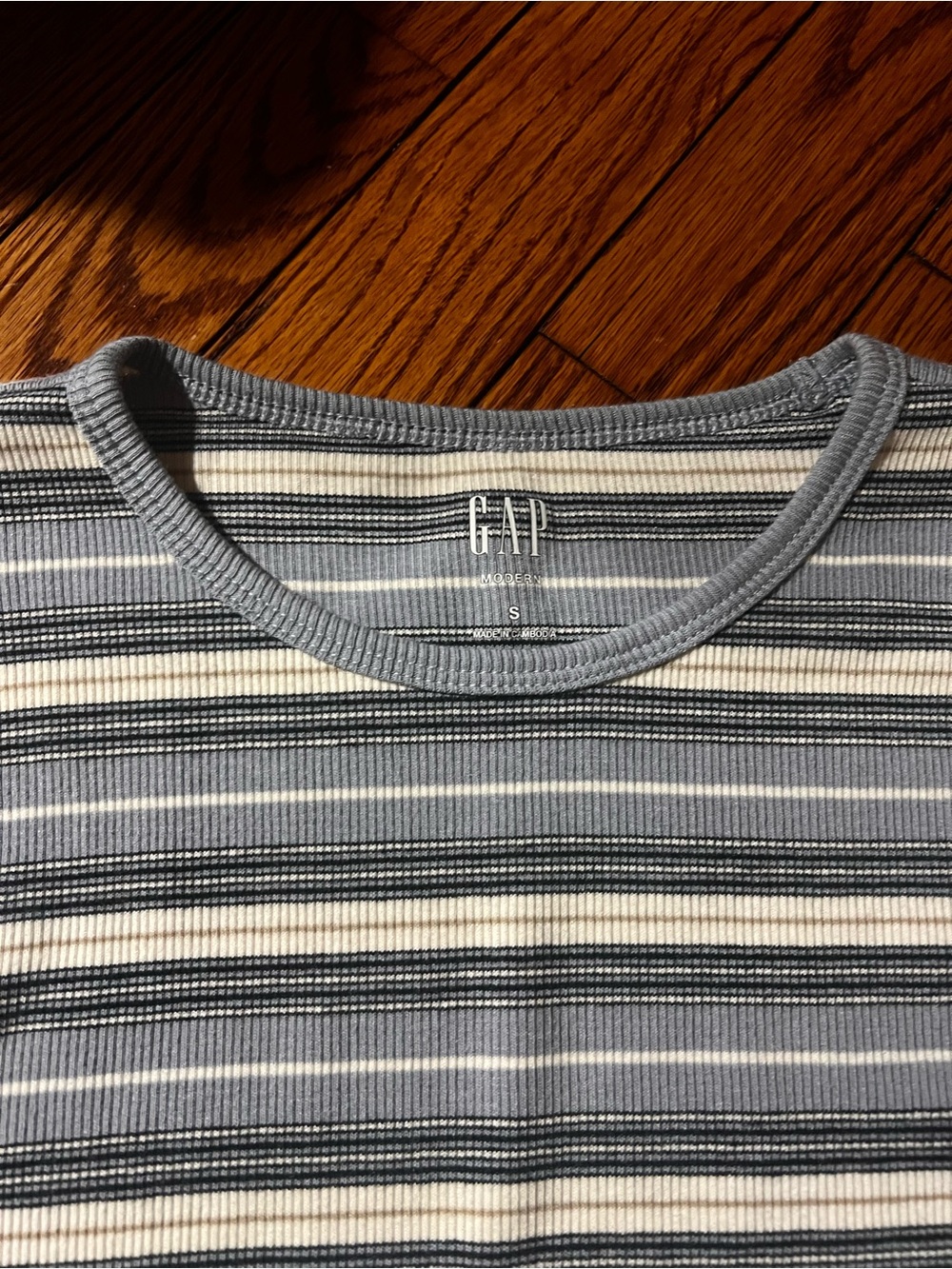 Gap LongSleeve - Picture 4 of 4
